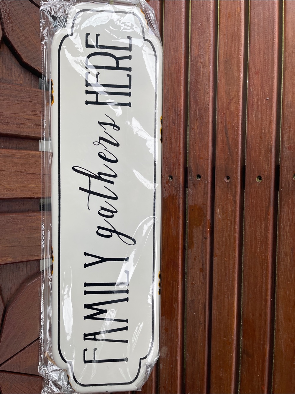 NWT- Metal sign decor